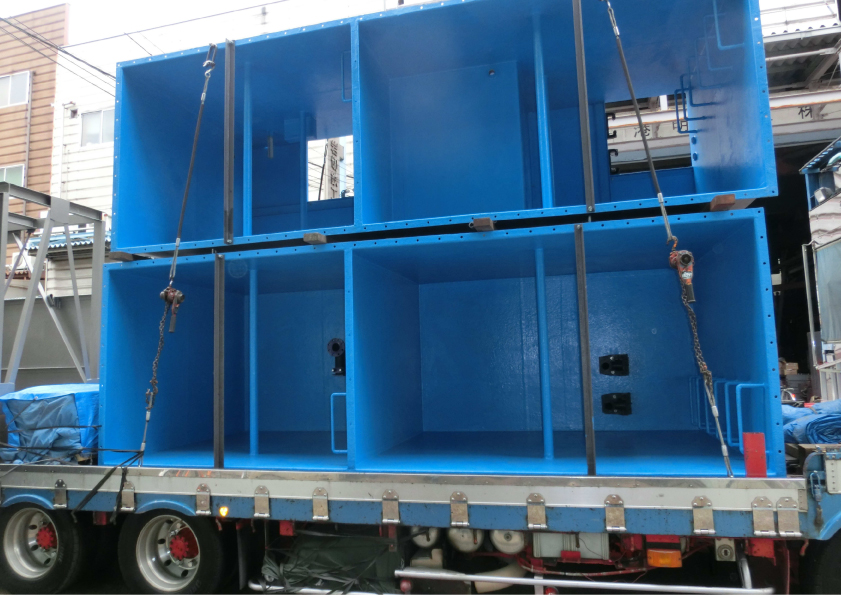 処理施設用水槽(FRP ライニング)の出荷積込み状況